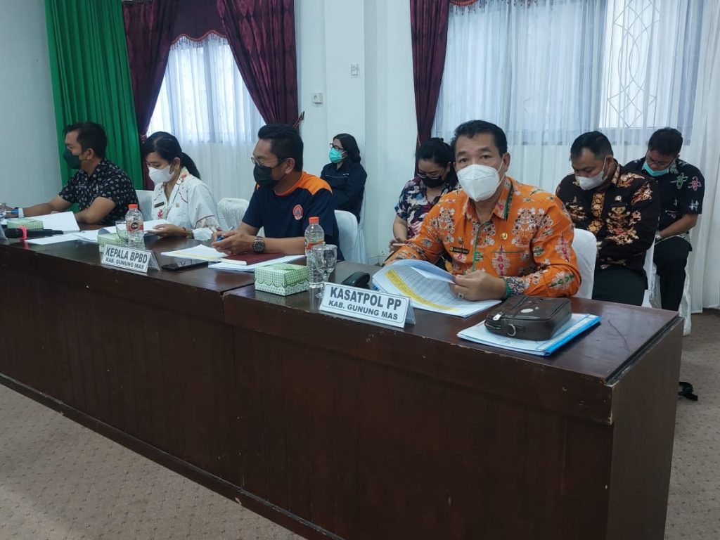 Wakil Bupati Gumas Pimpin Rapat  Evaluasi Dan Percepatan Vaksinasi Covid-19