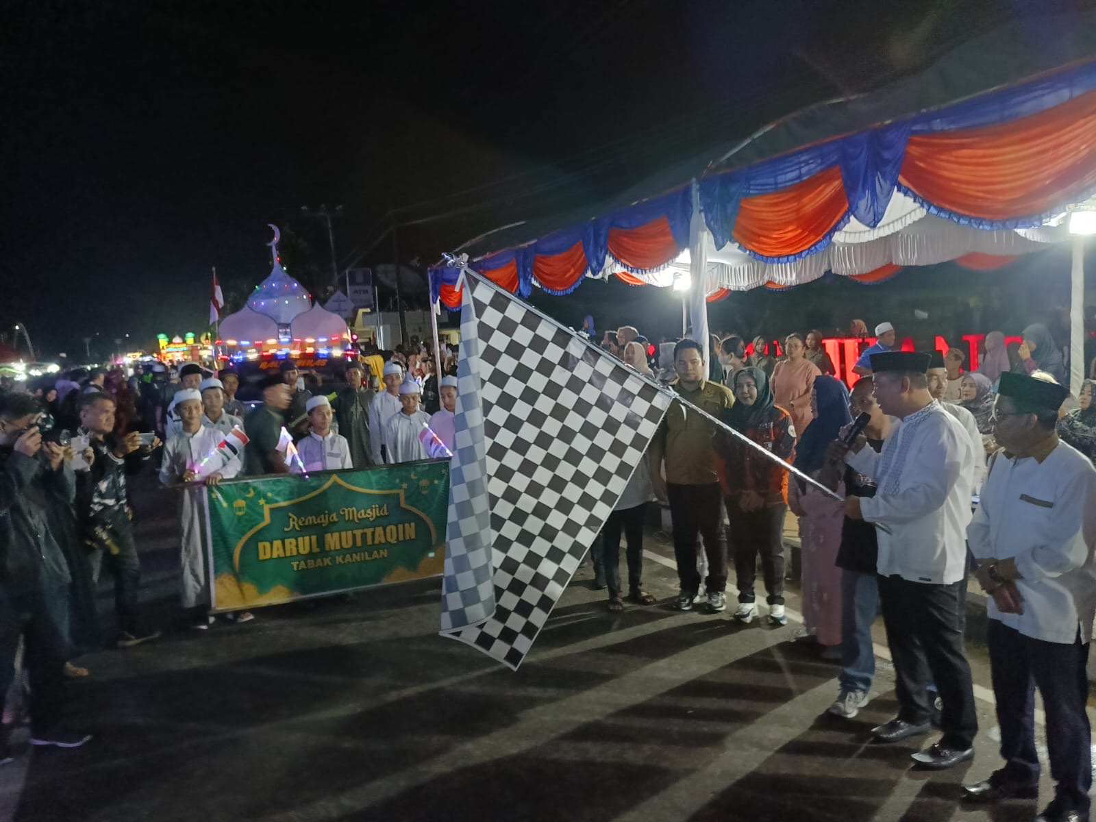 Sebanyak 11 peserta meriahkan lomba tanglong bagarakan sahur di Barsel