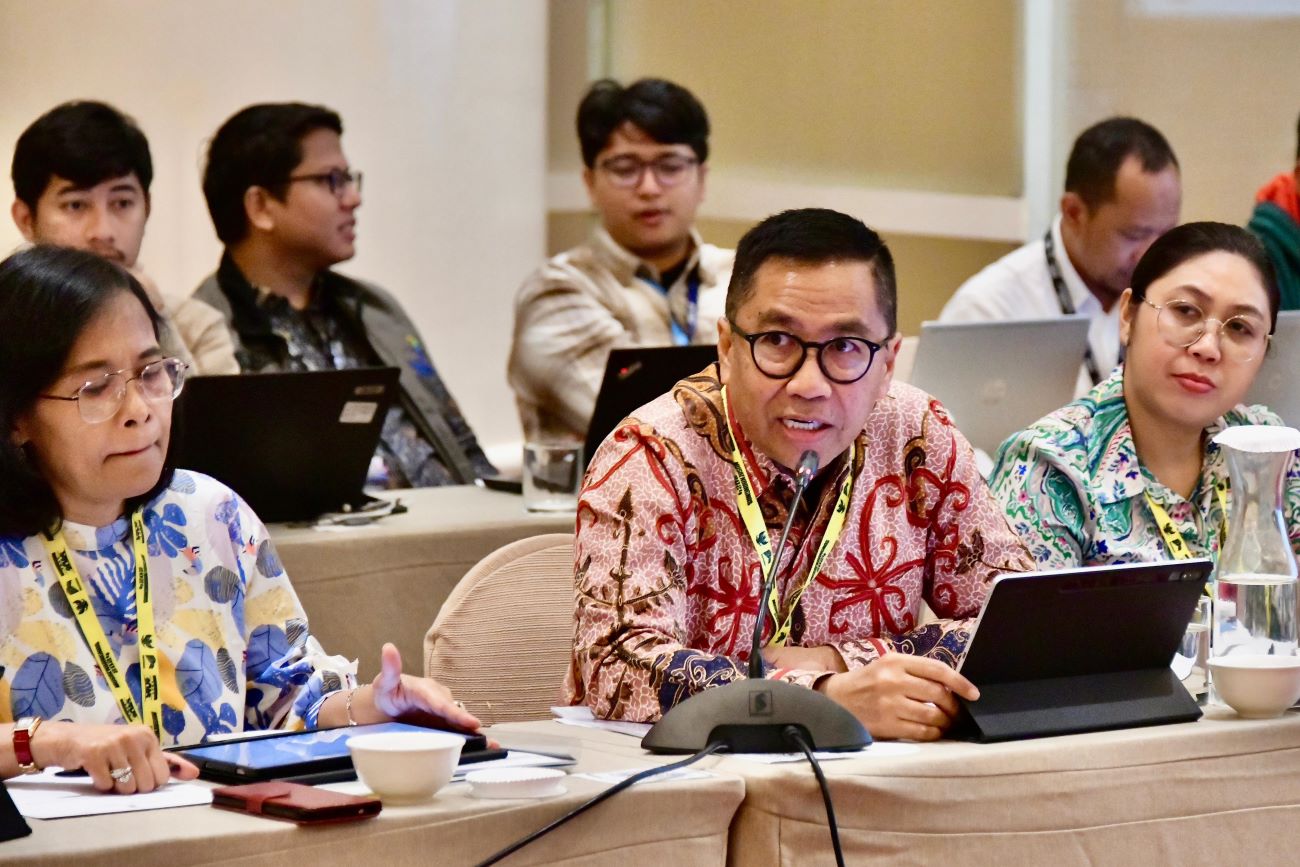 Kepala Bappedalitbang Leonard S. Ampung Sampaikan Usulan Kegiatan Prov. Kalteng dalam Desk Musrenbangnas