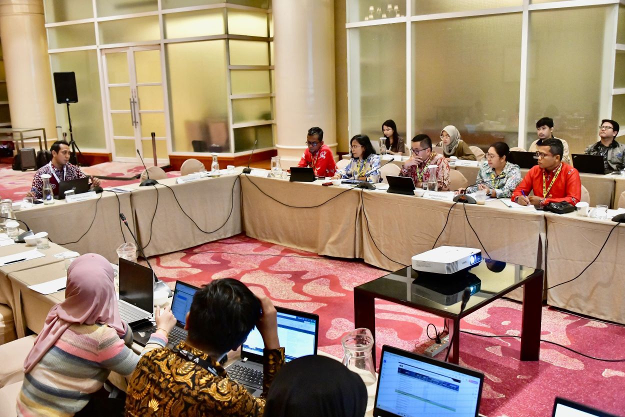 Kepala Bappedalitbang Leonard S. Ampung Sampaikan Usulan Kegiatan Prov. Kalteng dalam Desk Musrenbangnas