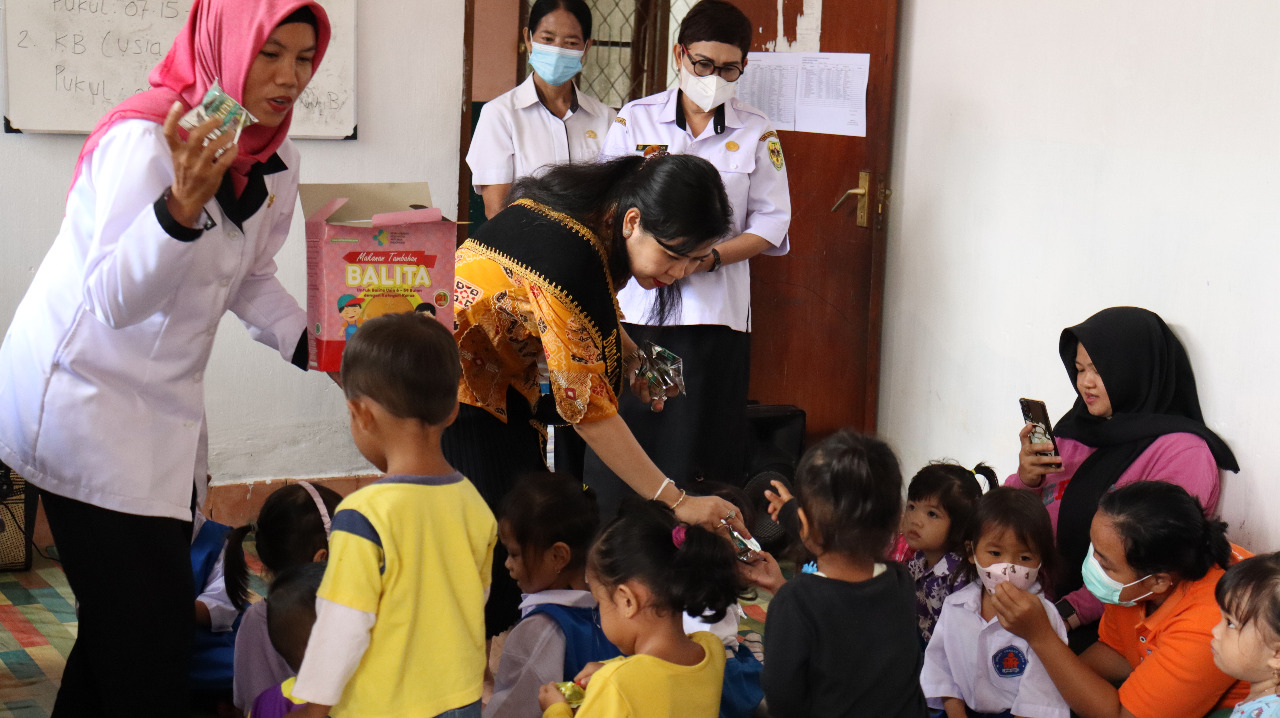 Bunda Literasi Gumas Kunjungan Kerja ke TK. Sinar Kasih Kuala Kurun