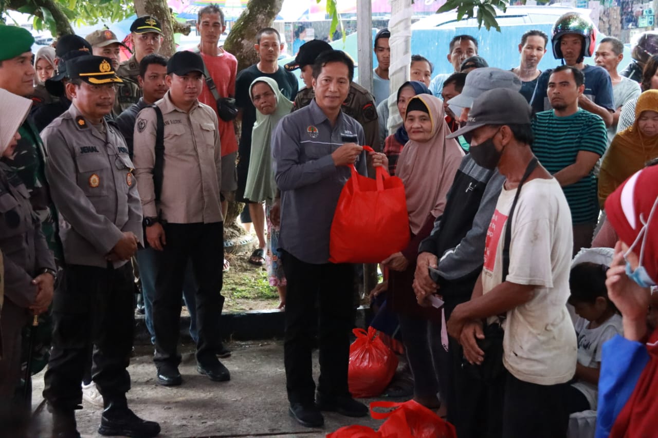 Wagub Edy Pratowo Tinjau Sekaligus Buka Pasar Penyeimbang/Pasar Murah di wilayah Kabupaten Barito Utara