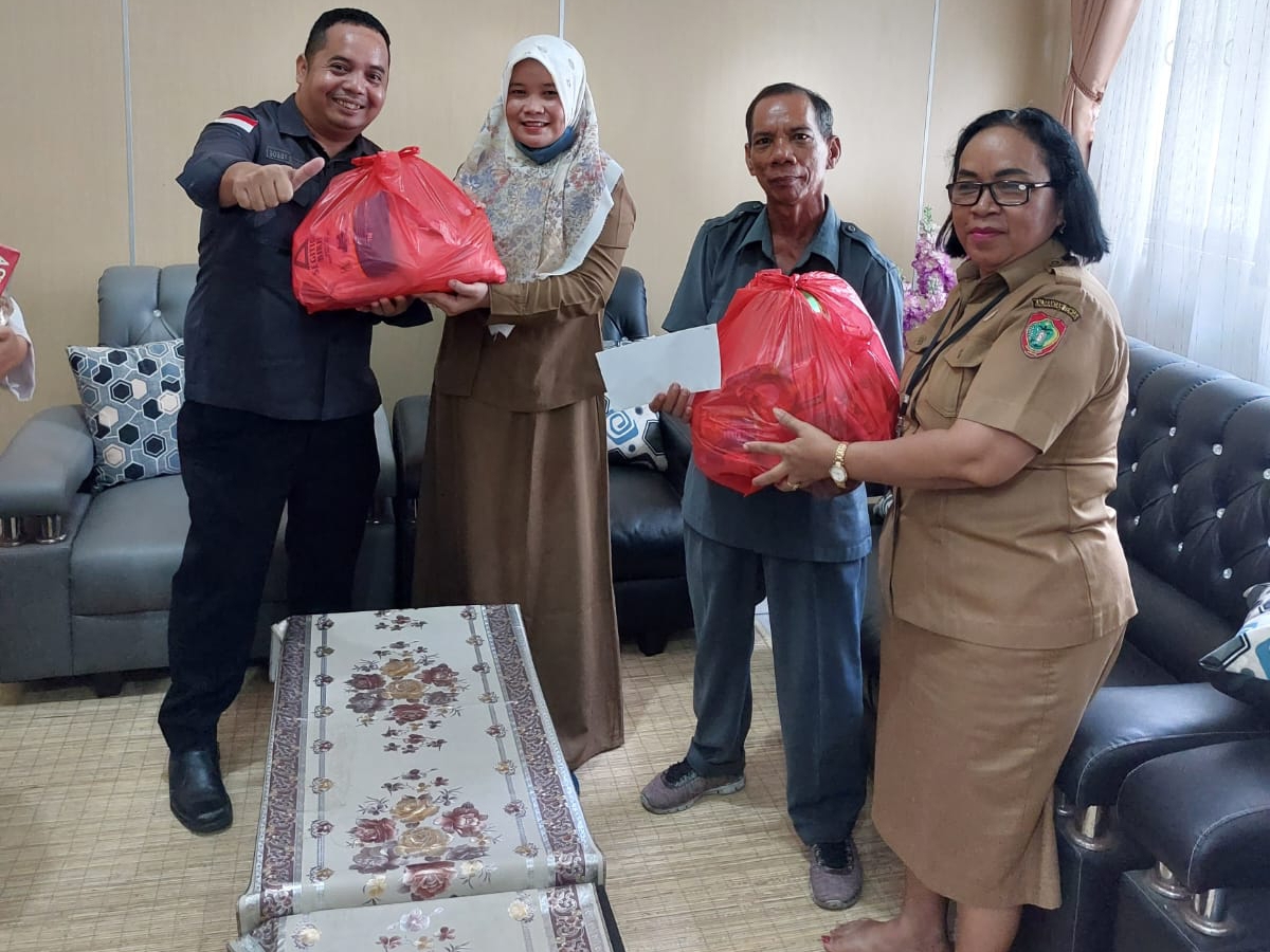 Badan Kebangpol Prov. Kalteng Bagikan Tali Asih kepada PPNPN