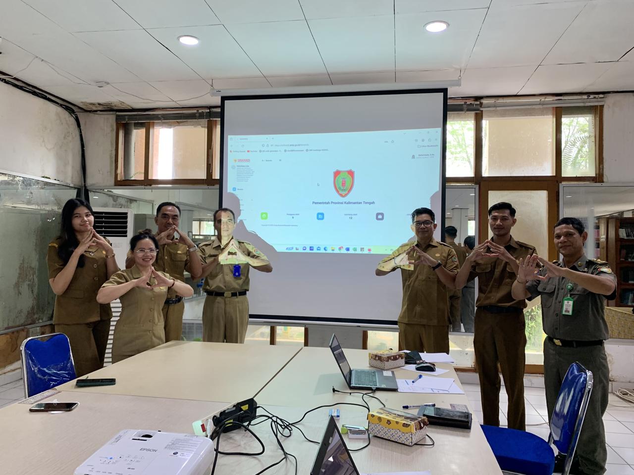 Dispursip Prov. Kalteng Fasilitasi Seluruh Perangkat Daerah Lingkup Pemprov Kalteng Untuk Pelajari Aplikasi SRIKANDI Pada Tanggal 20 Maret - 1 April 2024