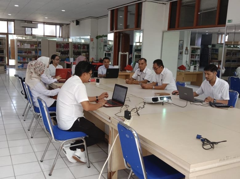 Dispursip Prov. Kalteng Fasilitasi Seluruh Perangkat Daerah Lingkup Pemprov Kalteng Untuk Pelajari Aplikasi SRIKANDI Pada Tanggal 20 Maret - 1 April 2024