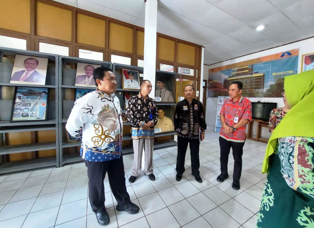 Wagub Kalteng Edy Pratowo Kunjungi Dispursip Kalteng