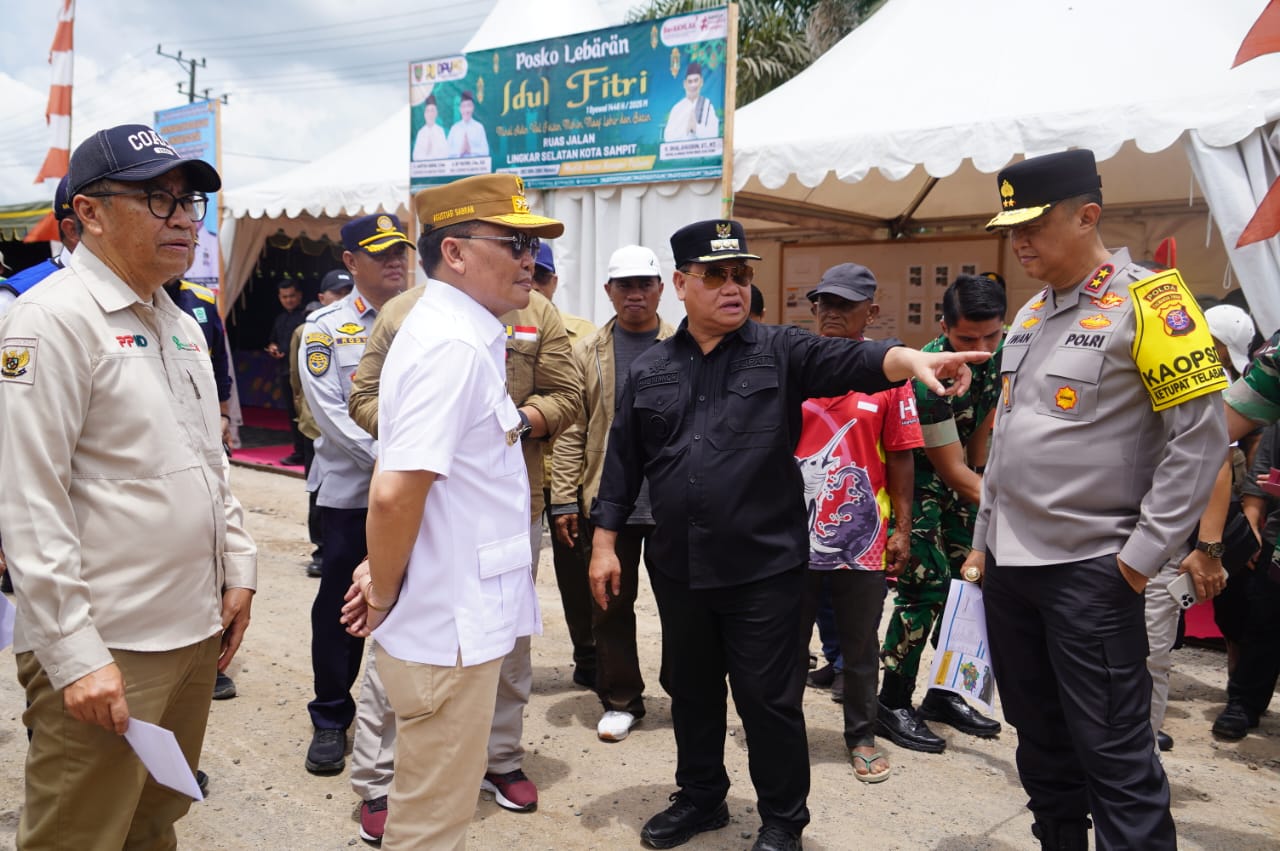 Gubernur Kalteng Agustiar Sabran Lakukan Pengecekan Pos Pelayanan Mudik Terpadu Jalan Lingkar Luar Selatan Sampit