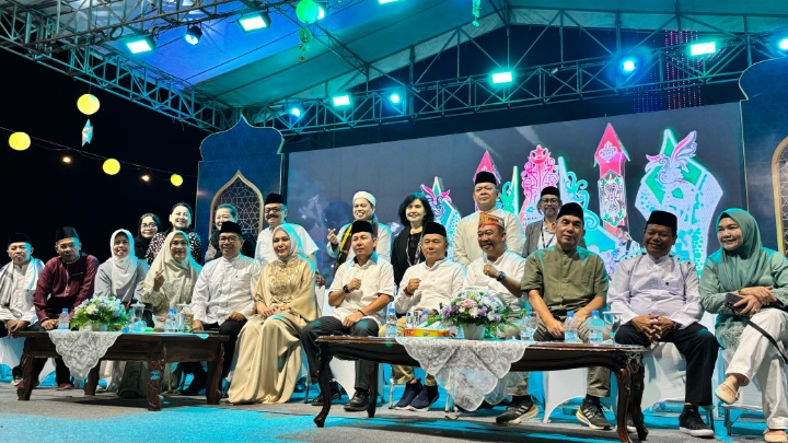 Kepala BAPPERIDA Prov. Kalteng Leonard S. Ampung  Hadiri Gema Pawai Takbir Sambut Idul Fitri 1446 H