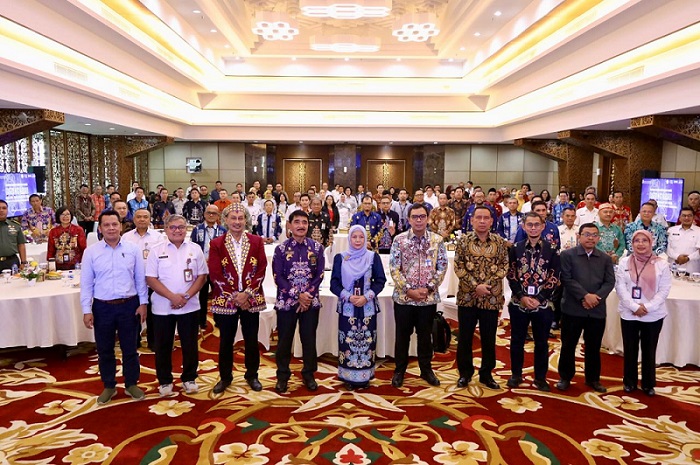 Asisten Ekbang Sri Widanarni Hadiri Acara Diseminasi Laporan Perekonomian Prov. Kalteng Tahun 2025 yang Diselenggarakan Oleh BI Kalteng