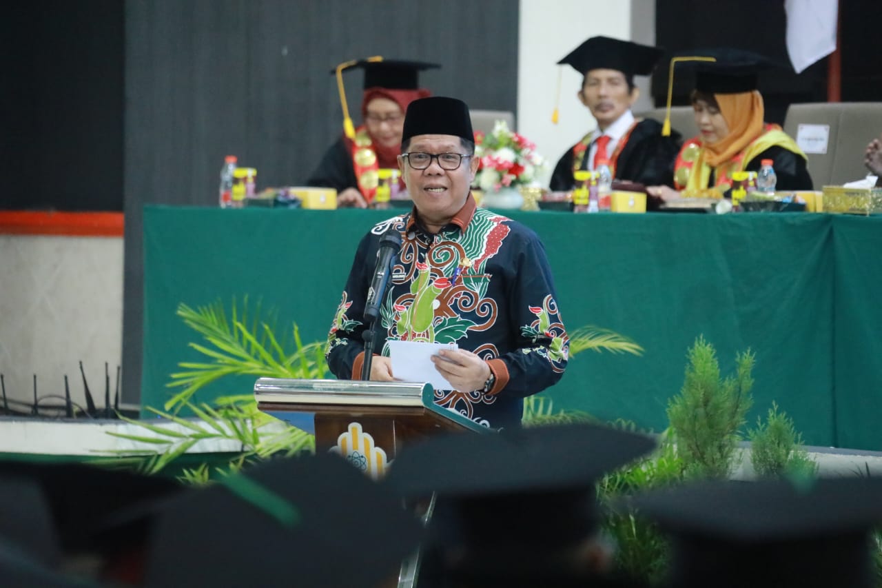 Staf Ahli Gubernur Kalteng Darliansjah Tekankan Wisuda sebagai Awal Perjalanan pada Wisuda UIN Palangka Raya 2026