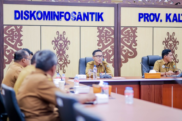 Plt. Kadiskominfosantik Prov. Kalteng Rangga Lesmana Pimpin Rapat Terkait Penyediaan Sarana Internet di Provinsi Kalteng