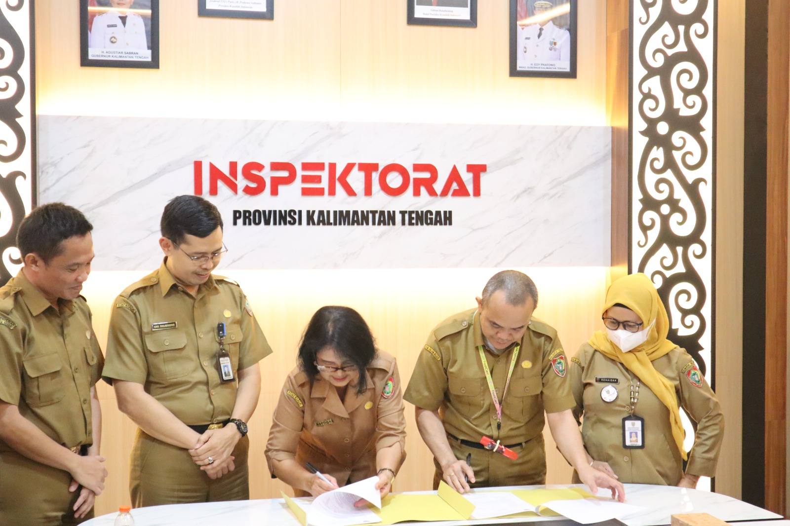 Unit Pengendalian Gratifikasi Prov. Kalteng Terima Penyerahan Barang Gratifikasi dari BPSDM Provinsi Kalteng