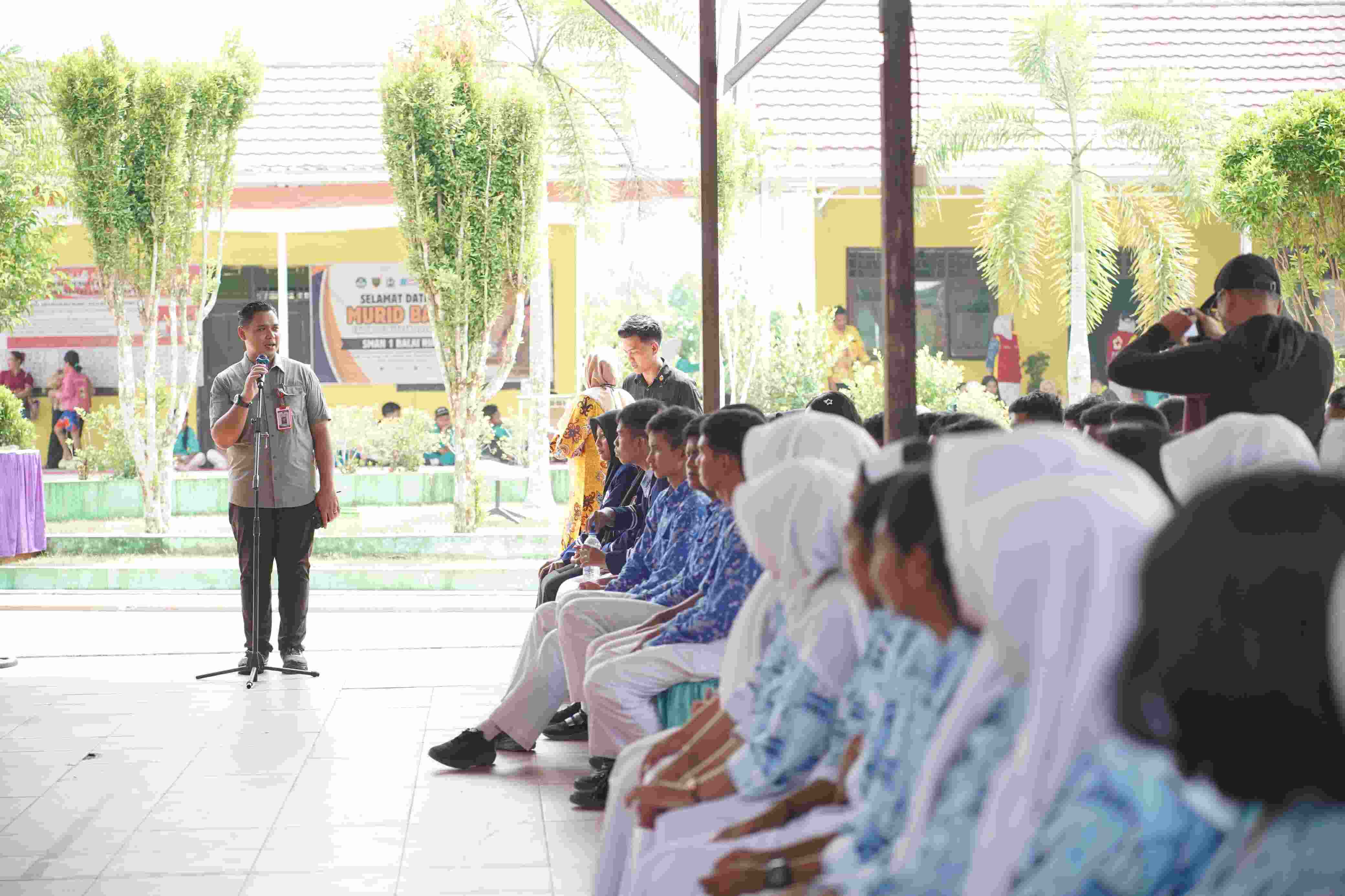 Program Sekolah Gratis Kalteng Menjangkau SMAN 1 Balai Riam di Kabupaten Sukamara