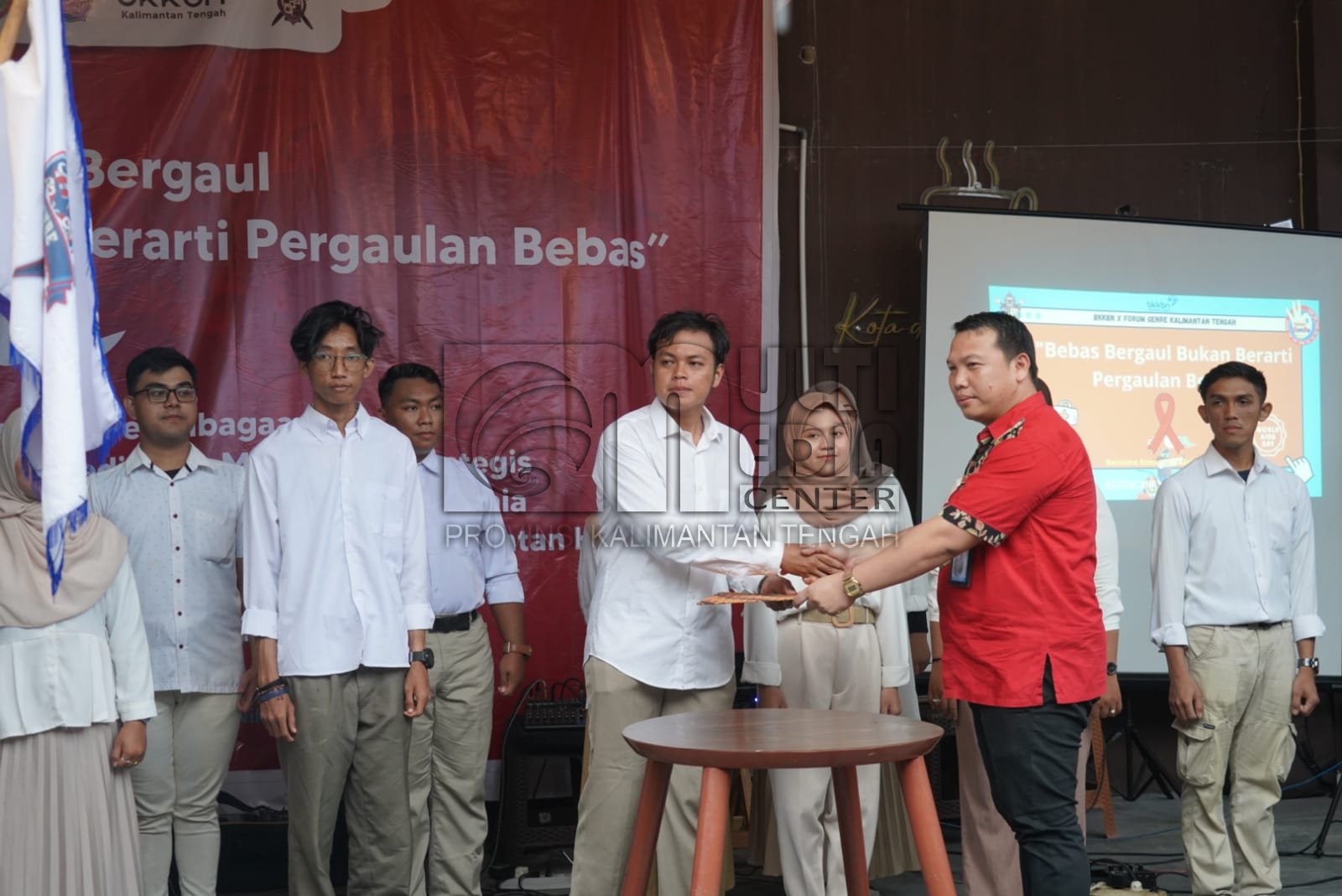 Ketua TP-PKK Ivo Sugianto Sabran Hadiri Momentum Peringatan Hari HIV / AIDS Sedunia Tingkat Prov. Kalteng