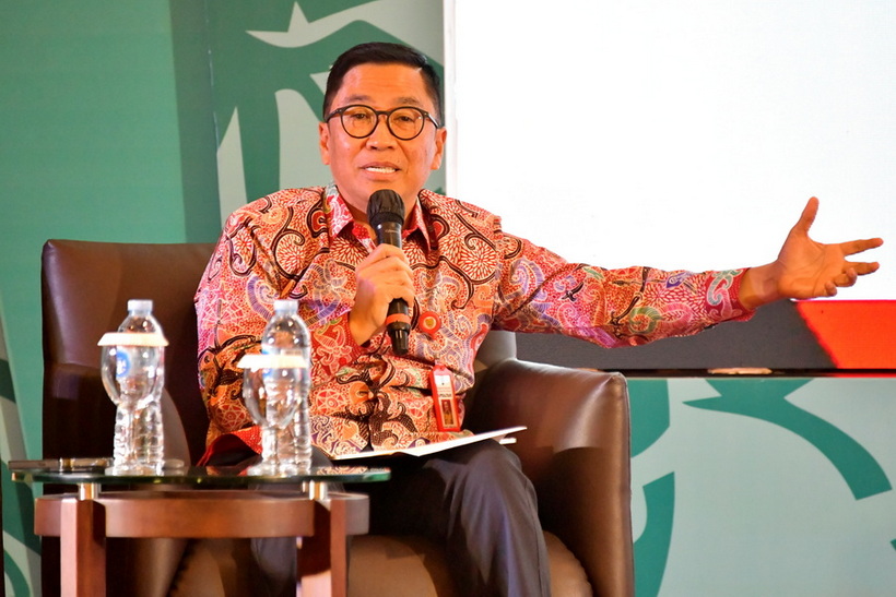 Kepala Bappedalitbang Leonard S. Ampung Sampaikan Peluang Investasi di Kalimantan Tengah dalam Forum Investor Kalteng