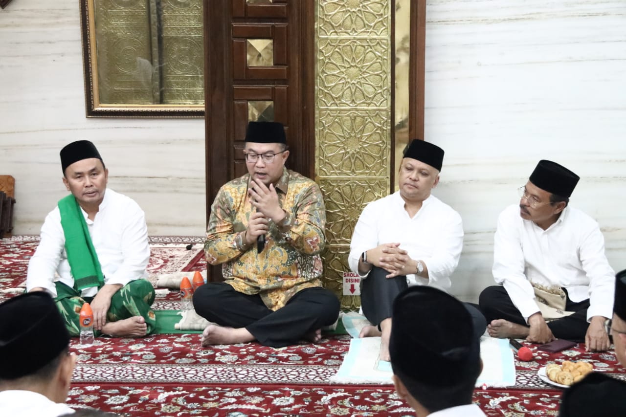 Gubernur Kalteng Bersama Pengurus ICMI Laksanakan Salat Tarawih Berjamaah