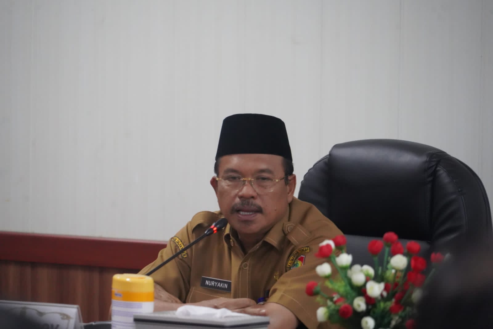 Sekda Prov. Kalteng Serahkan Surat Perintah Pelaksana Tugas (Plt) Kepala Pelaksana BPBPK Prov. Kalteng