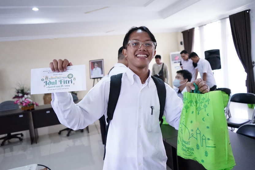 Disbudpar Prov. Kalteng Gelar Acara Berbagi Berkah Kepada Tenaga Kontrak Disbudpar Dalam Rangka Jelang Hari Raya Idulfitri 1445 H