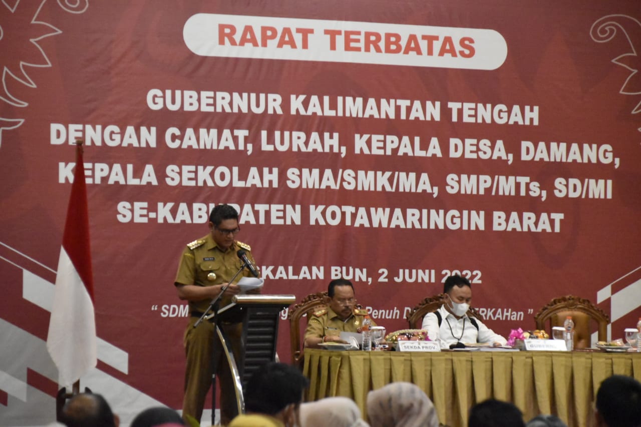 Gubernur Kalteng Serahkan Bantuan Voucher Akses Pendidikan Sarana/Prasarana Kalteng Berkah