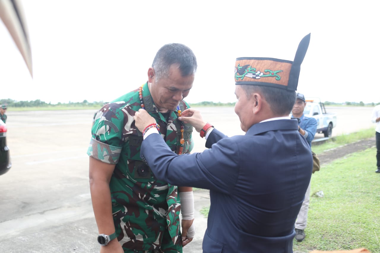Gubernur Kalteng Agustiar Sabran Kedatangan Wakil Kepala Staf Angkatan Darat, Letnan Jenderal TNI Tandyo Budi Revita