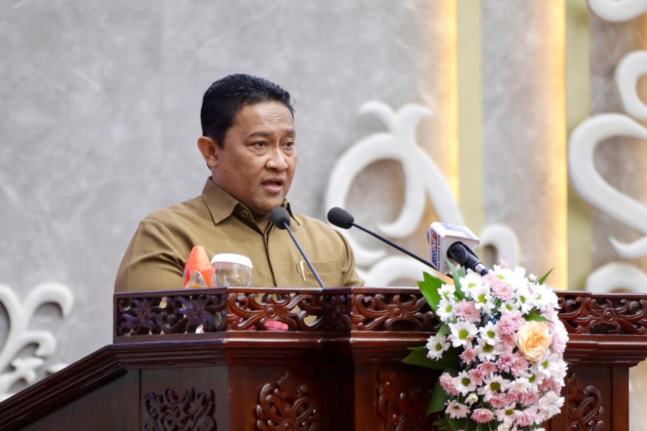 Wagub Edy Pratowo Sampaikan Laporan Pertanggungjawaban Pelaksanaan APBD Prov. Kalteng TA. 2024 Dalam Rapur Ke-5 Masa Persidangan III Tahun Sidang 2025