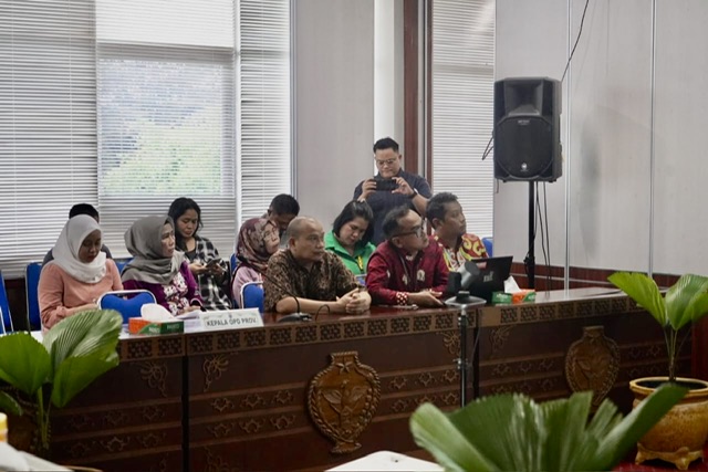 Asisten Ekbang Sri Widanarni Pimpin Rapat Pemantapan Terhadap Dukungan Pemprov Kalteng Dalam Pelaksanaan Harvesting BBI/ BBWI 2024