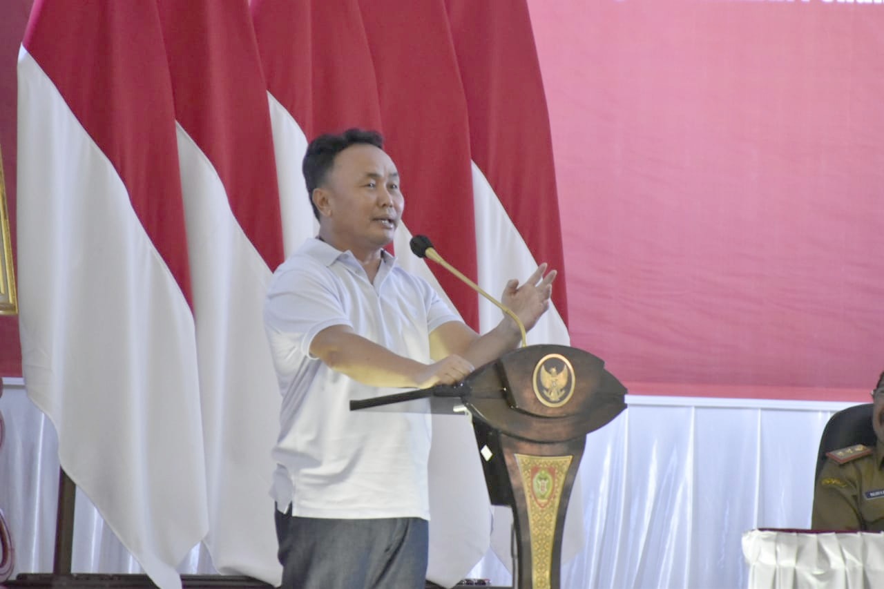 Gubernur Kalteng Sugianto Sabran Gelar Raker Dan Serahkan Langsung Bantuan Sosial