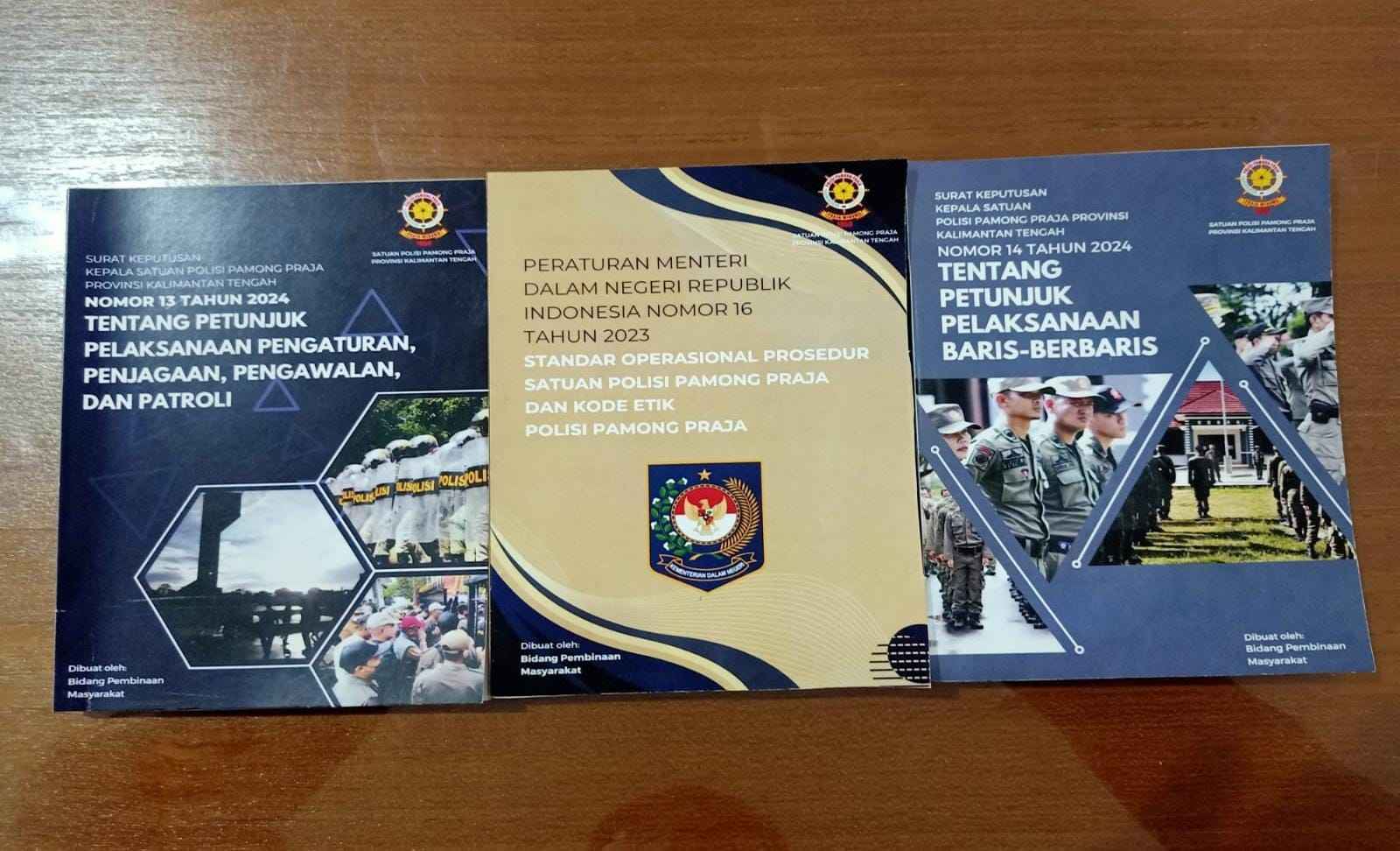 Binmas Satpol PP Prov. Kalteng Terbitkan Buku Saku Sebagai Pegangan Anggota Bertugas di Lapangan