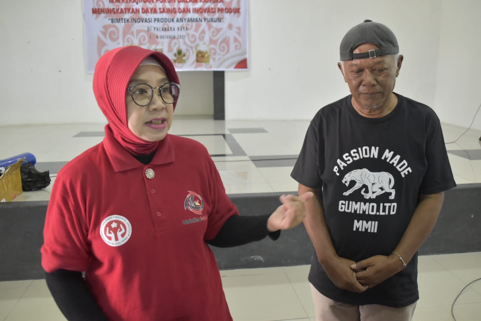 Disdagperin Kalteng Bersinergi Dengan Dekranasda Gelar Bimtek Inovasi Produk Anyaman Purun