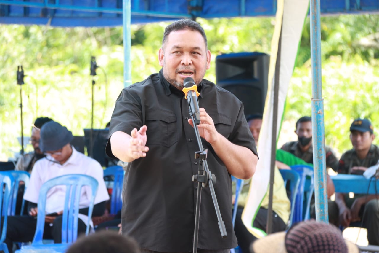 Wagub Kalteng Bersama Dirjen Perkebunan Kementerian Pertanian RI Lakukan Peletakan Batu Pertama atau Pembangunan Rice Milling Unit dan Rice to Rice di Desa Pantik
