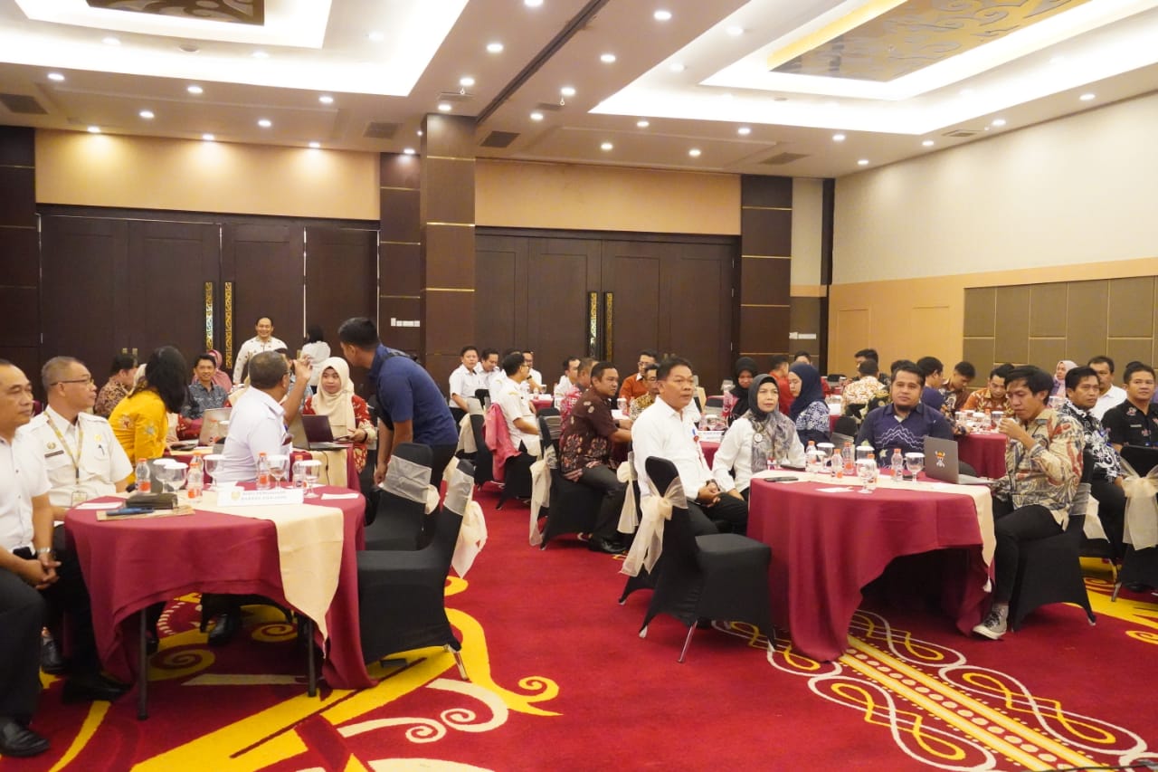 Asisten Ekbang Sri Widanarni Buka Sosialisasi Keputusan Kepala LKPP Nomor 177 Tahun 2024 se Kalteng