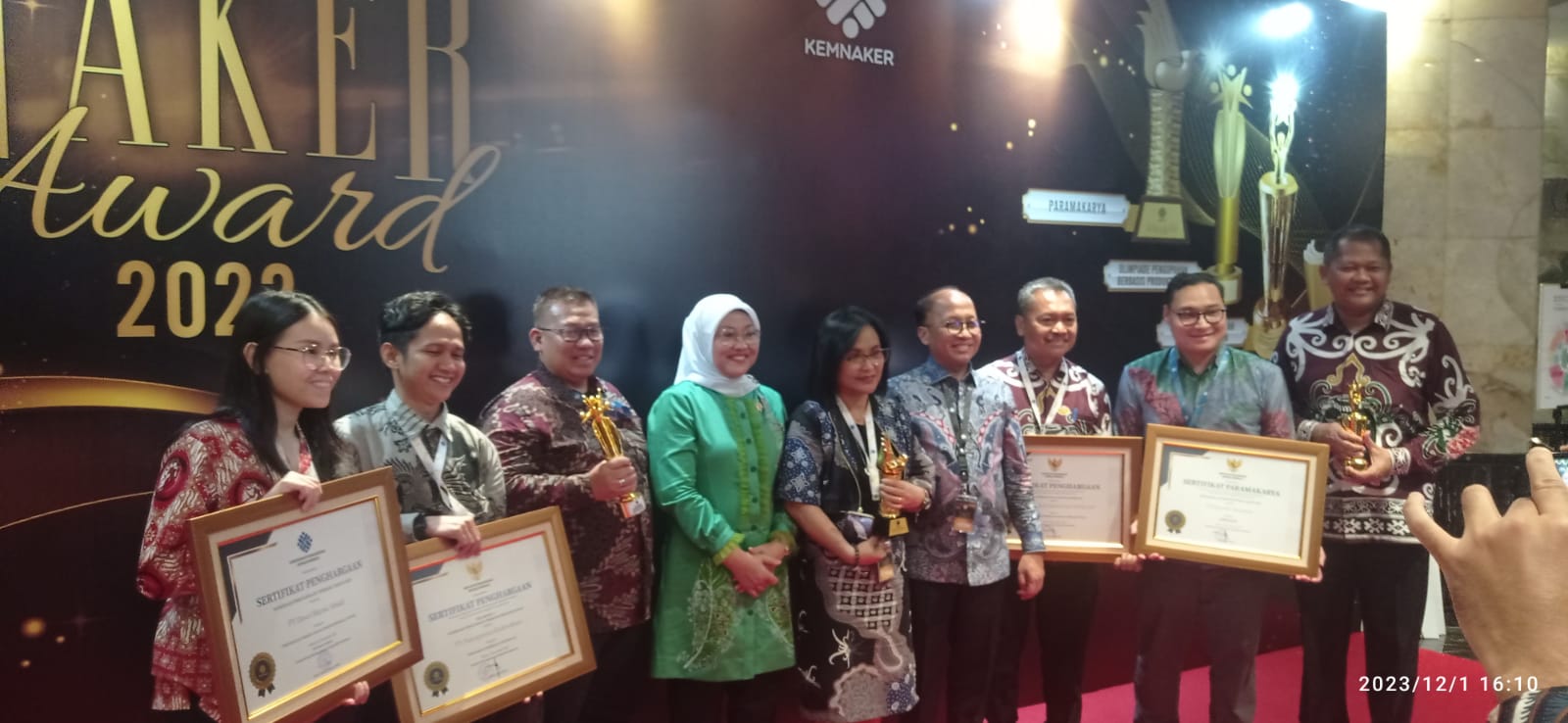 Pemprov. Kalteng Peroleh Penghargaan Tingkat Nasional Dalam IPK Kategori Urusan Ketenagakerjaan Sedang Terbaik Ketiga