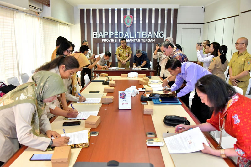 Kepala Bappedalitbang Leonard S. Ampung : Tantangan yang Harus Diatasi Adalah Meningkatkan Pengelolaan Sumber Daya Alam Secara Efisien, Efektif dan Berkelanjutan