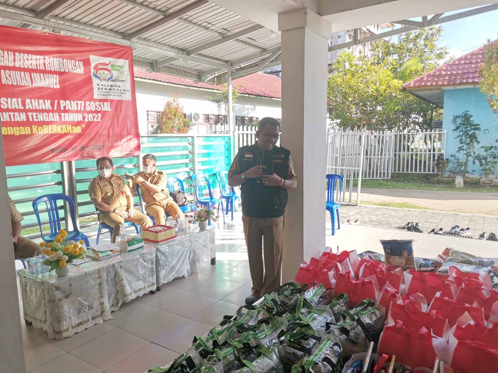 Gubernur Kalteng Sugianto Sabran Gelar Anjangsana Ke Panti Imanuel