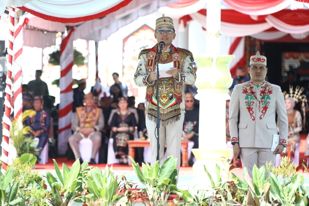 Gubernur Kalteng H. Agustiar Sabran Pimpin Upacara Hari Jadi Ke-24 Murung Raya