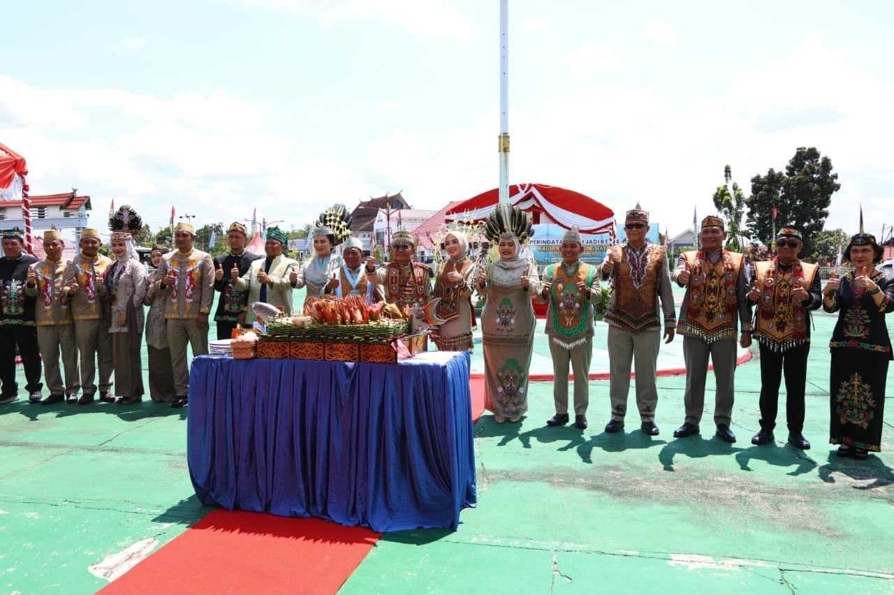 Gubernur Kalteng H. Agustiar Sabran Pimpin Upacara Hari Jadi Ke-24 Murung Raya