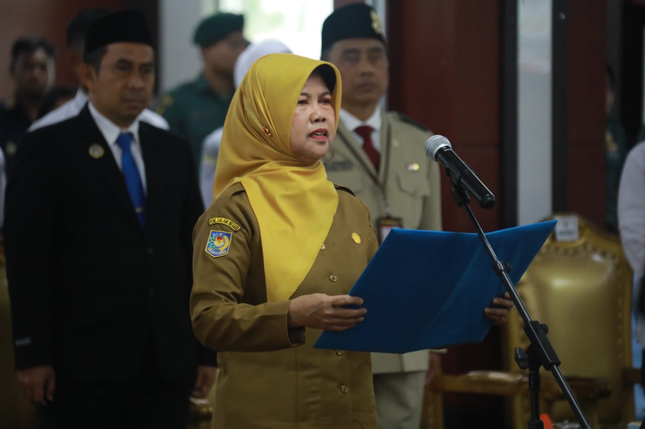 Plt Asisten Pemerintahan Setda Kalteng Lisda Ariyana Lantik DPPI dan Buka Pusdiklat Paskibraka