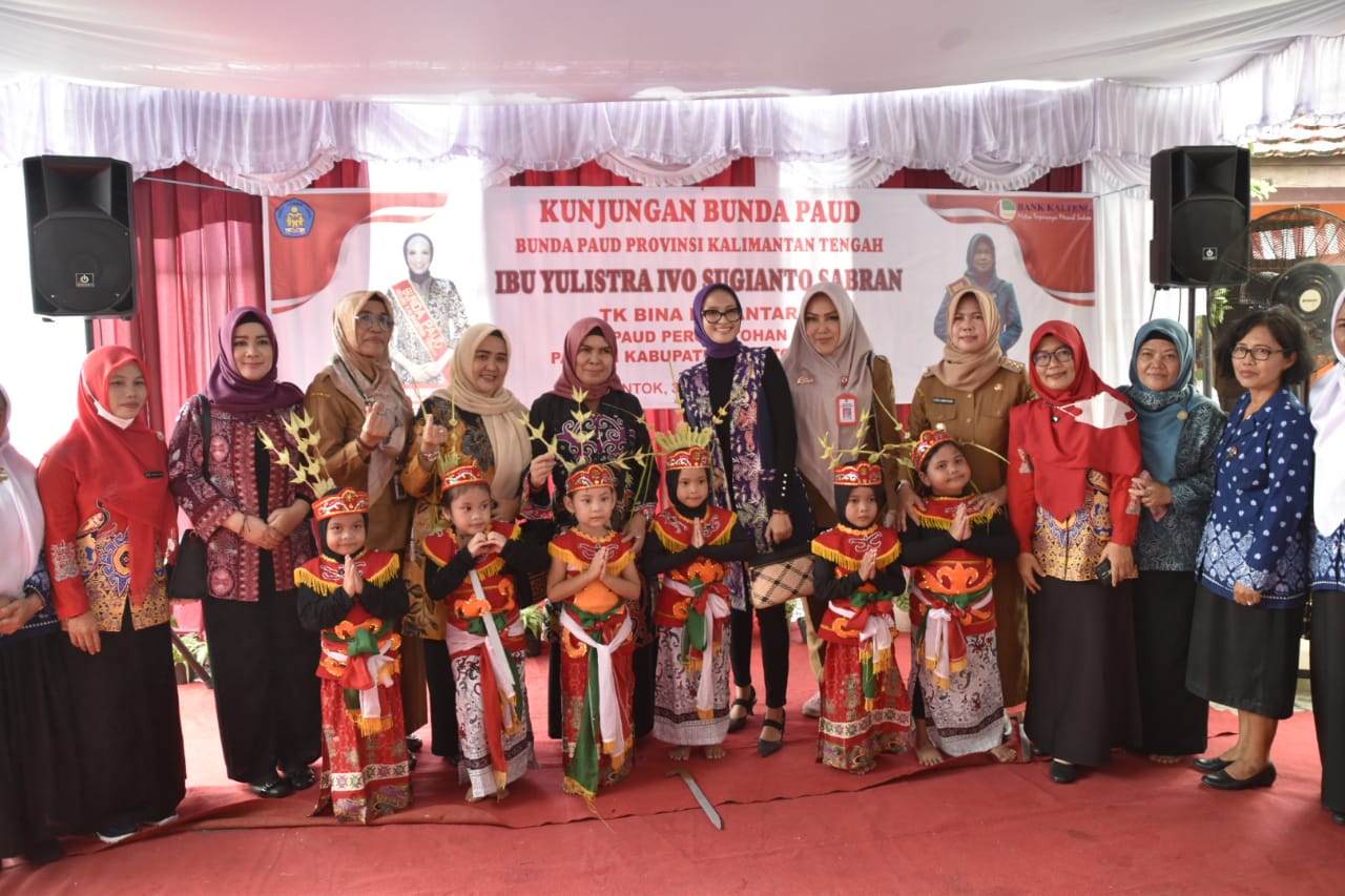Bunda PAUD Prov. Kalteng Ivo Sugianto Sabran Kunjungi TK Bina Nusantara