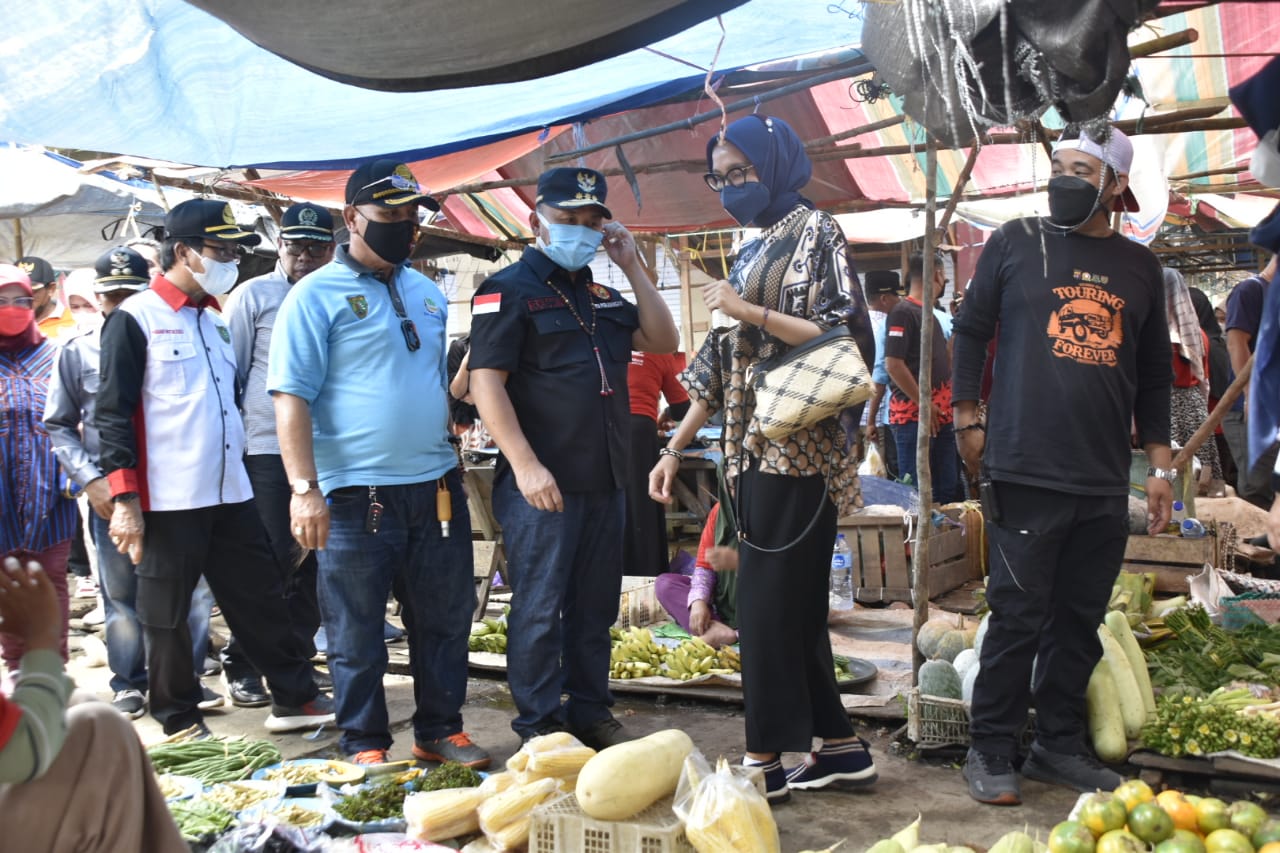 Gubernur Sugianto Sabran Kunjungi Pasar Tradisional Ampah