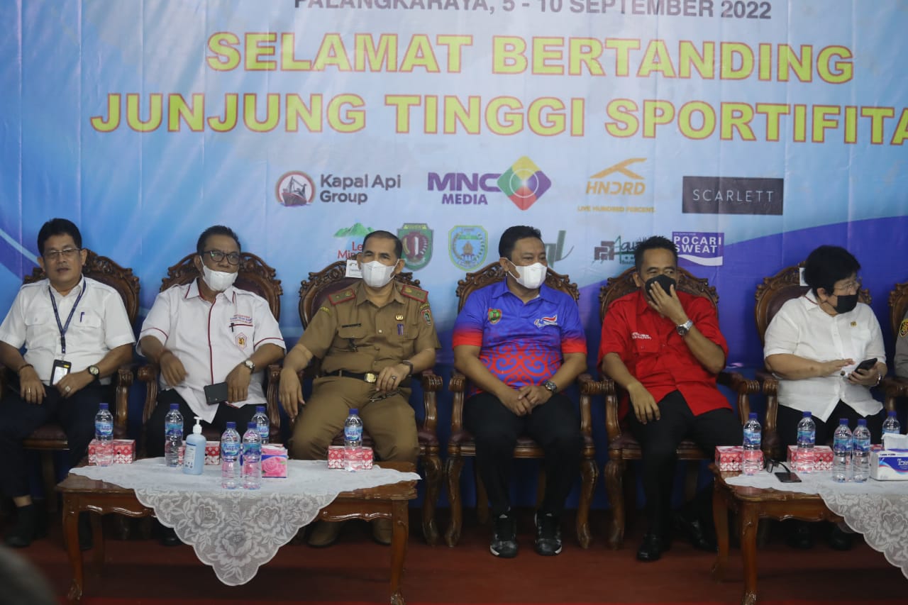 Wagub Kalteng Edy Pratowo Buka BNI Sirnas B Bulu Tangkis Palangka Raya Tahun 2022