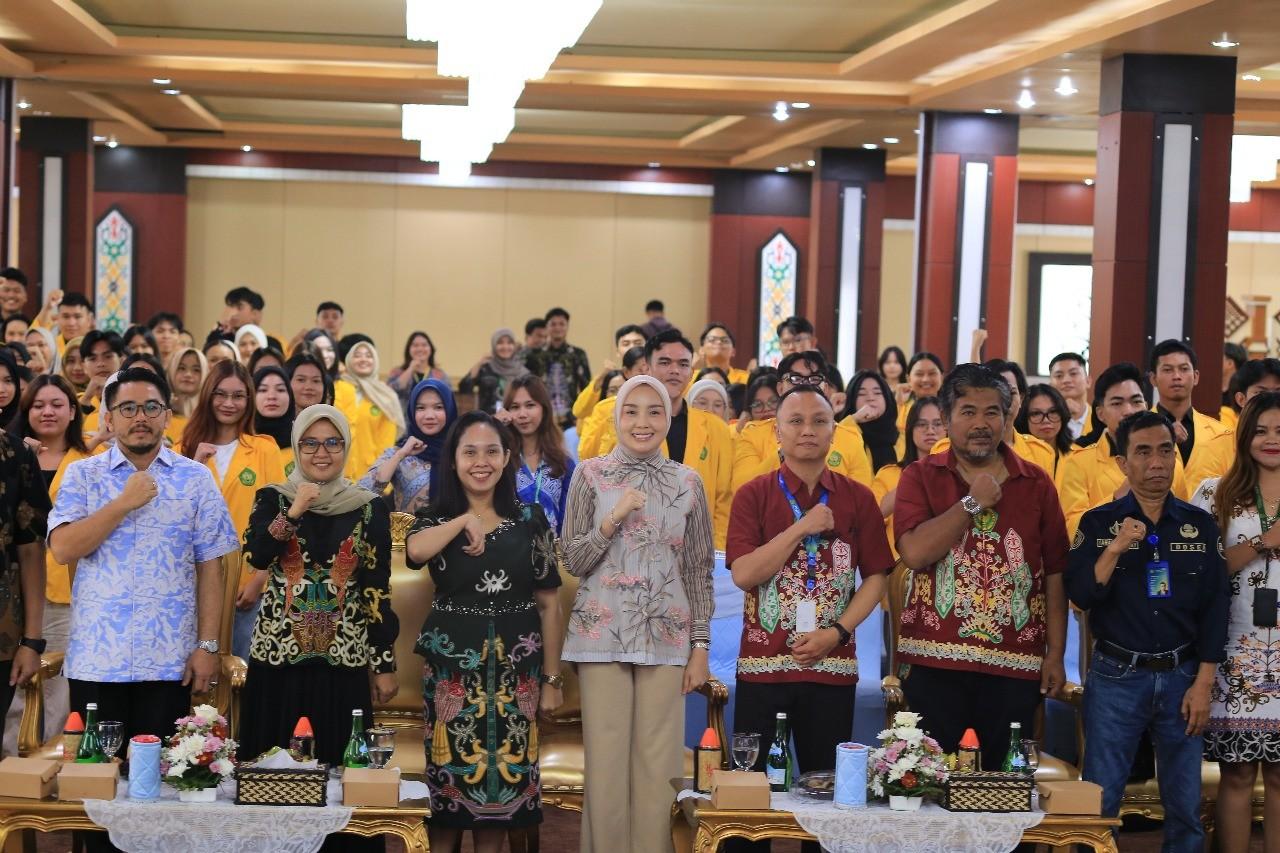 Ketua TP-PKK Prov. Kalteng Aisyah Thisia Agustiar Sabran Buka Seminar Alumni Fakultas Hukum UPR