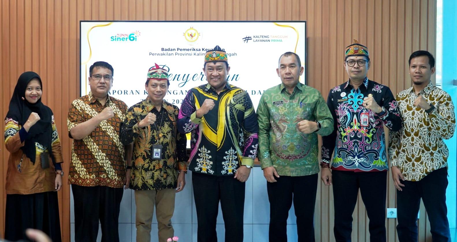 Wagub Kalteng Edy Pratowo Serahkan LKPD Unaudited Tahun 2025 Kepada BPK Perwakilan Prov. Kalteng