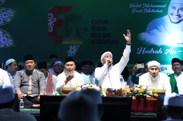 Gubernur Kalteng Sugianto Sabran Hadiri Kalteng Bersholawat Bersama Habib Ali Zainal Abidin Assegaf dan Habib Muhammad Farid Al-Muthohar