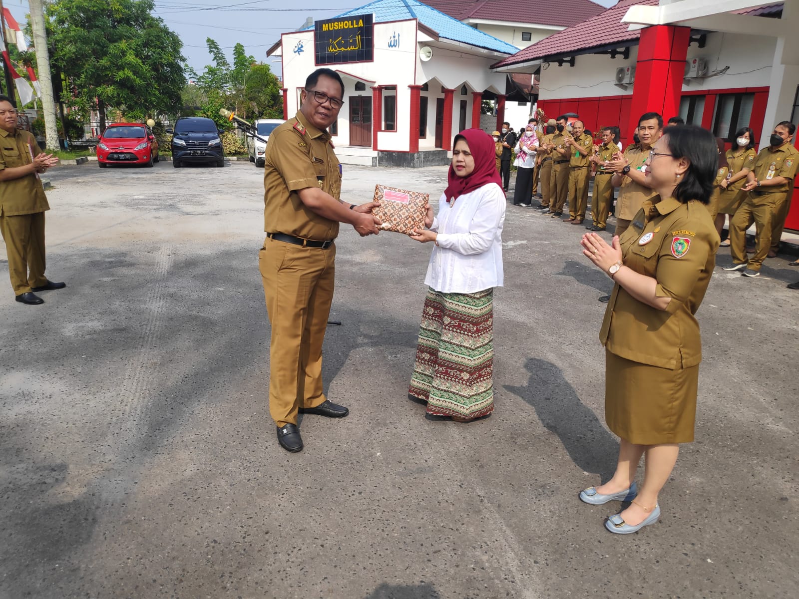 Dislutkan Prov. Kalteng Gelar Acara Pelepasan PNS yang Telah Memasuki Masa Purna Tugas