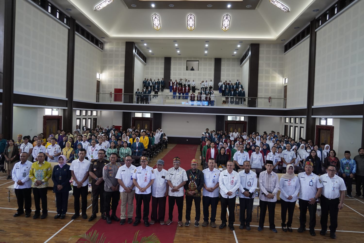 Plt. Sekda Prov. Kalteng Leonard S. Ampung Buka Dialog Kebersamaan Dalam Keberagaman “Huma Betang Goes to Campus”