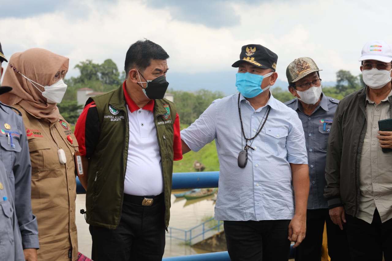 Gubernur Kalteng H. Sugianto Sabran Tinjau Bendungan Karau, Bartim