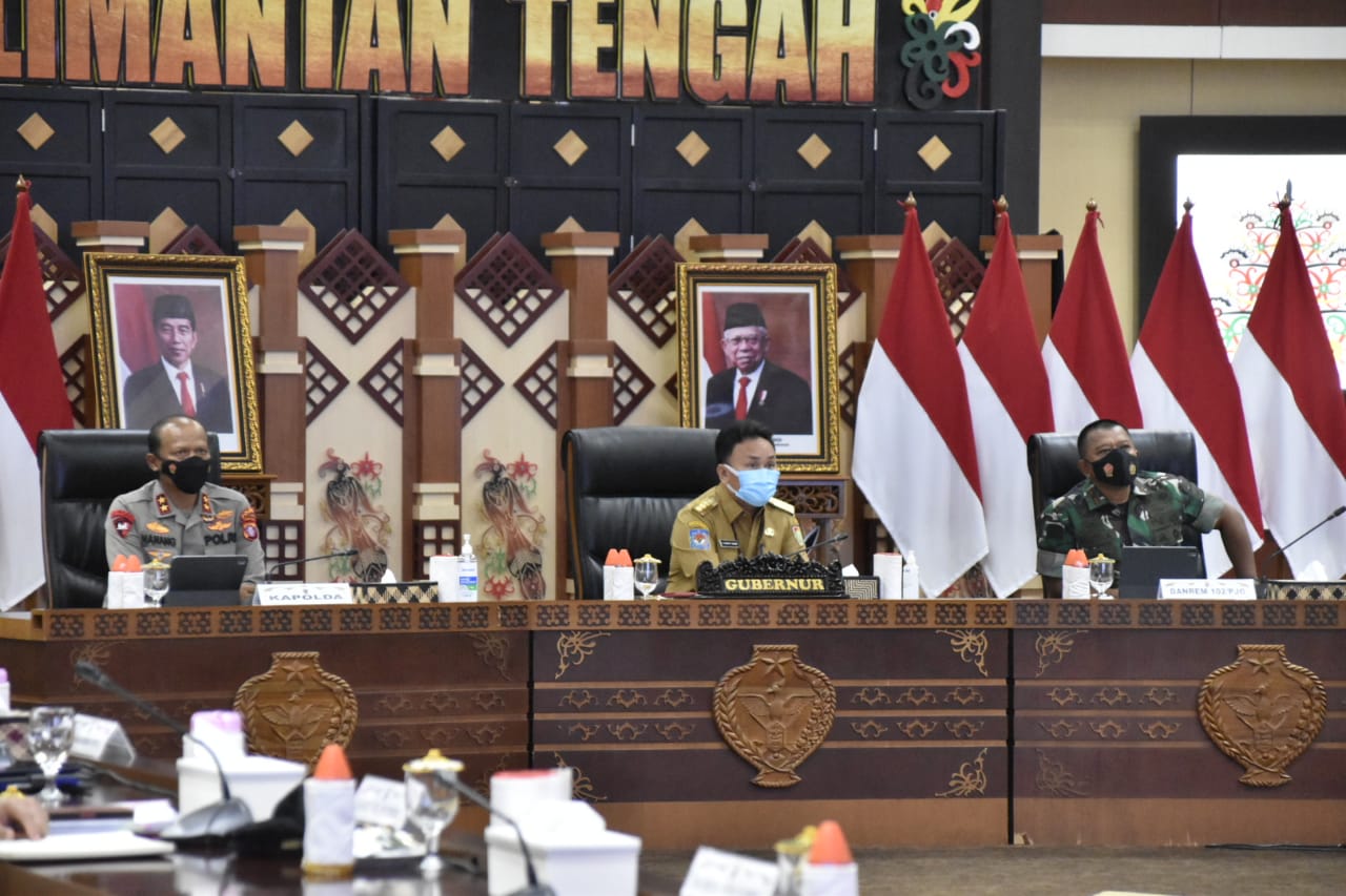 Gubernur Kalteng H. Sugianto Sabran Hadiri Secara Virtual Pertemuan Mendengarkan Langsung Arahan Presiden RI Tentang Penanganan Pandemi Covid-19
