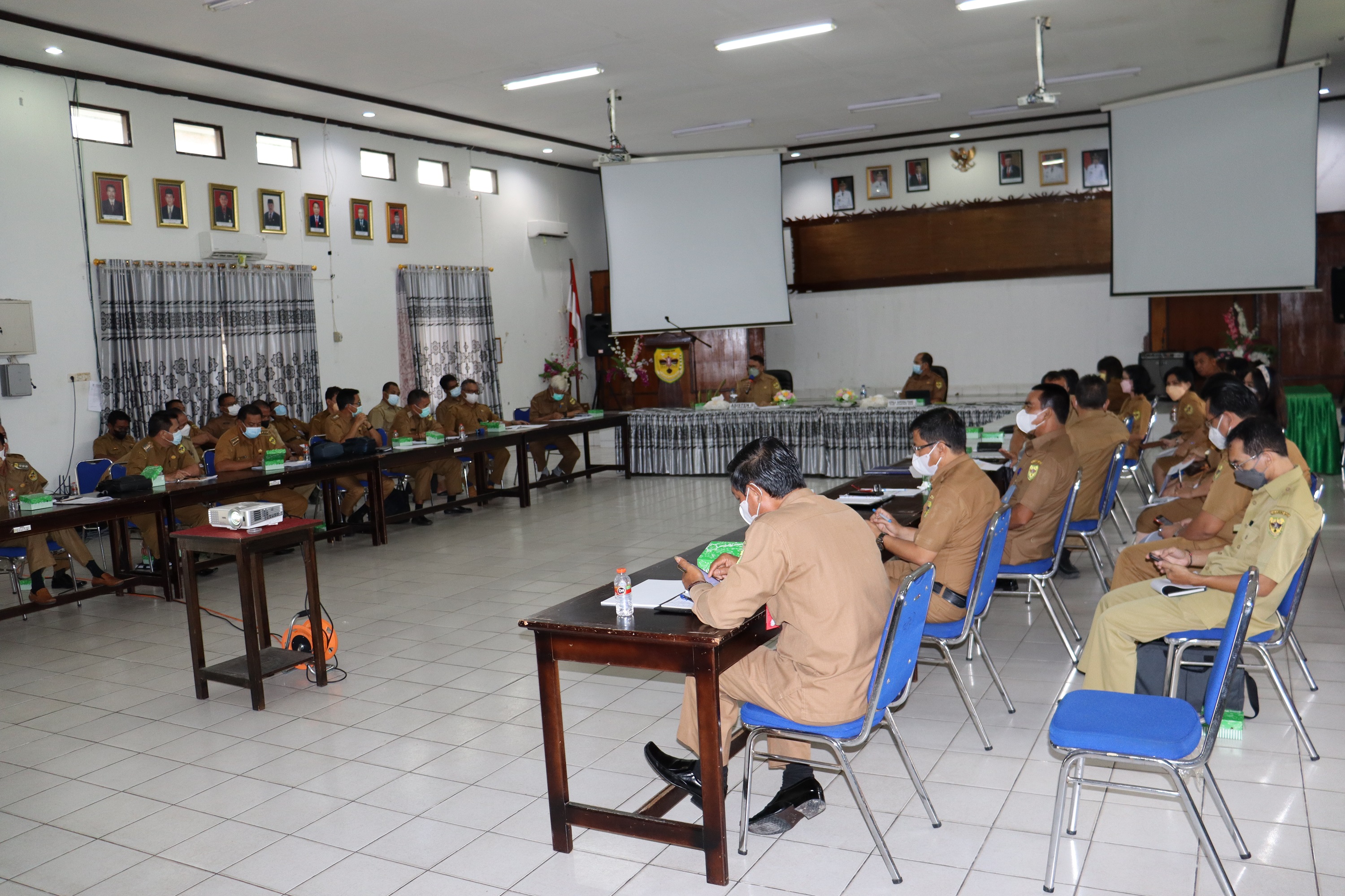Asisten Perekonomian Dan Pembangunan Sekretariat Daerah Kab. Gunung Mas Pimpin Rapat Pra-Musrenbang Tingkat Kecamatan Tahun 2022