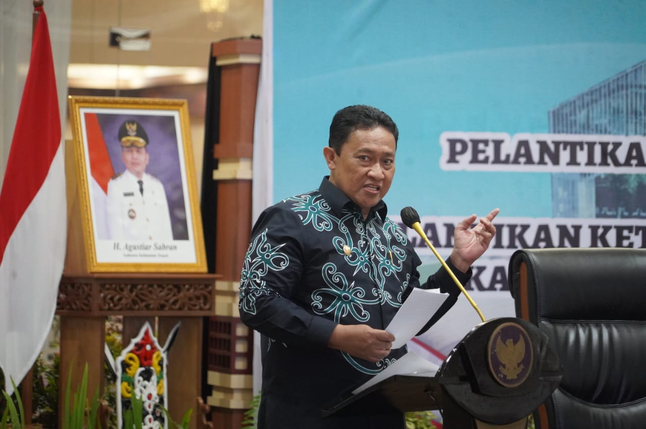 Ketua Dekranasda Kalteng Aisyah Thisia Agustiar Sabran Lantik Ketua Dekranasda 12 Kabupaten/Kota se-Kalteng Masa Bakti 2025-2030