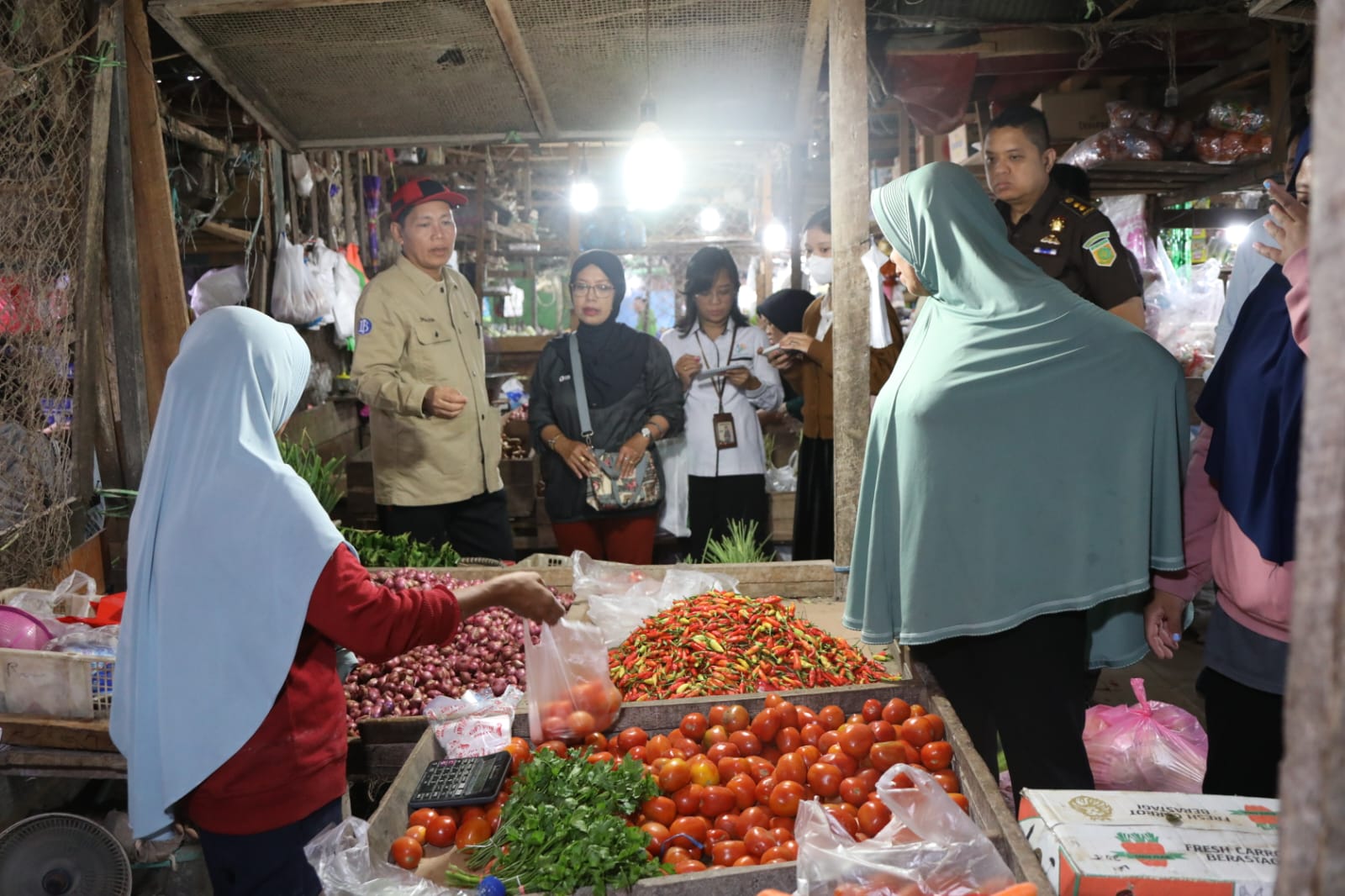 Tim Satgas Pangan dan TPID Prov. Kalteng Laksanakan Pemantauan Harga Bahan Pokok